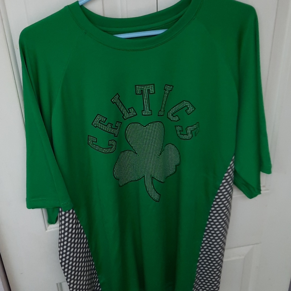 Boston Celtics athletic shirt (XL)